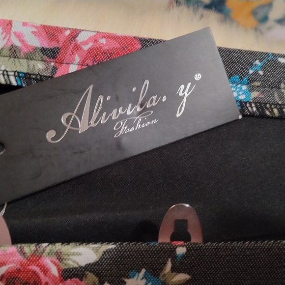 Alivila Y (L) Boned Floral Overbust Corset Set - Picture 11 of 11